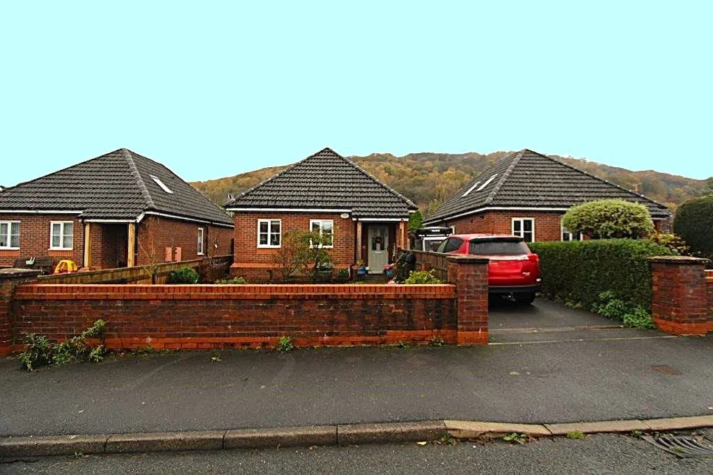 Derby Road, Caergwrle