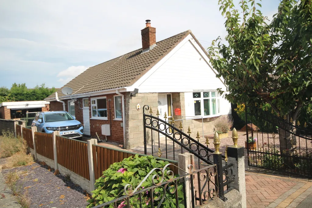 Highland Avenue, Aston, Deeside